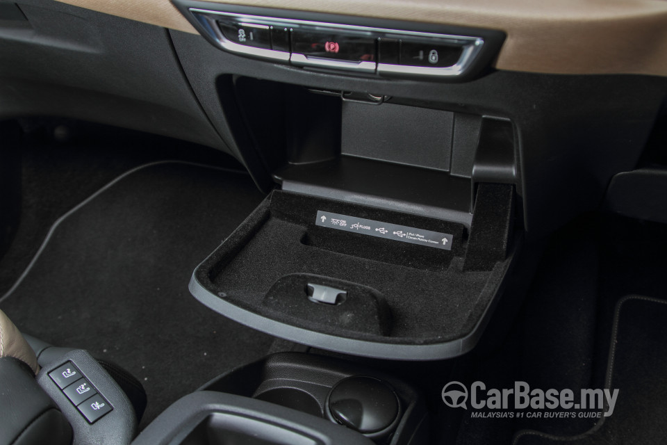 Citroen Grand C4 Picasso Mk2 (2014) Interior