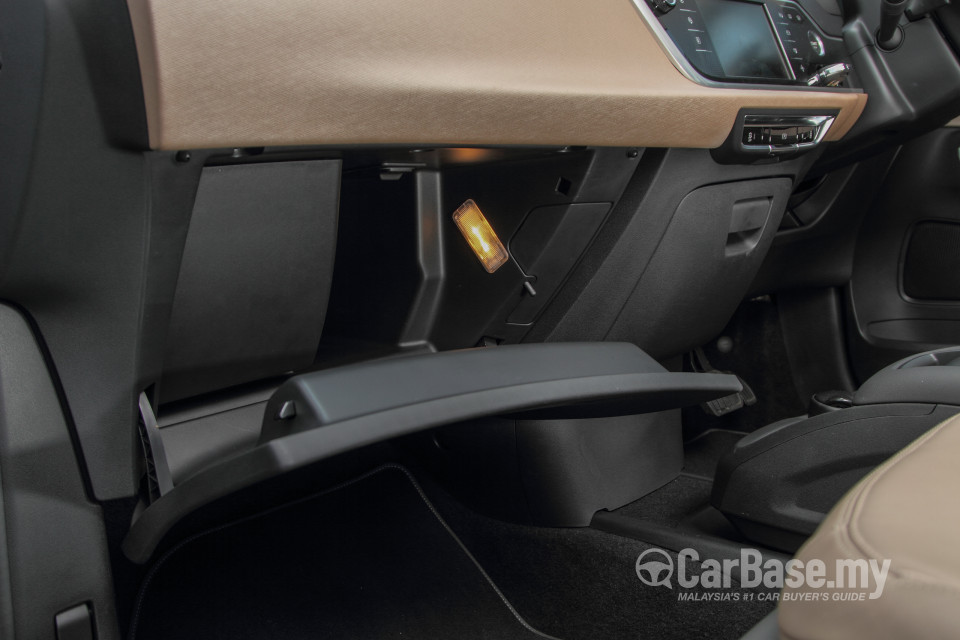 Citroen Grand C4 Picasso Mk2 (2014) Interior