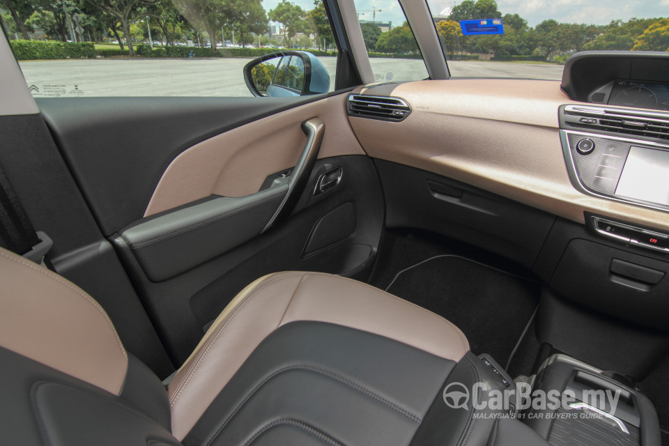 Citroen Grand C4 Picasso Mk2 (2014) Interior