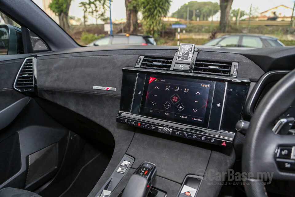 Nissan Navara D23 (2015) Interior