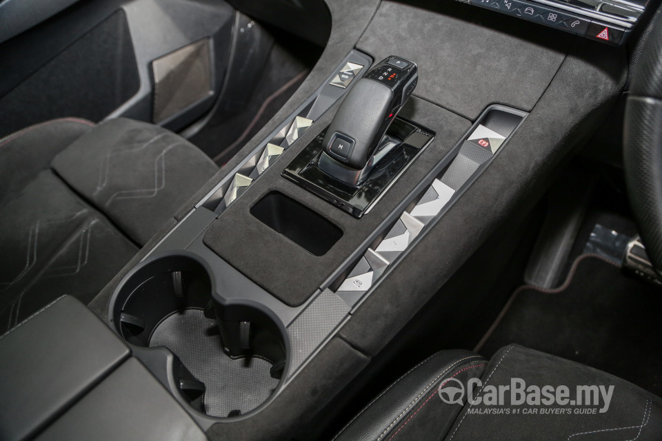 Citroen DS7 Crossback Mk1 (2019) Interior
