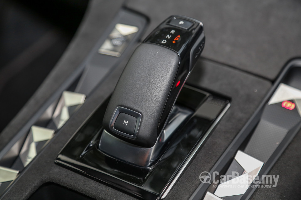 Citroen DS7 Crossback Mk1 (2019) Interior