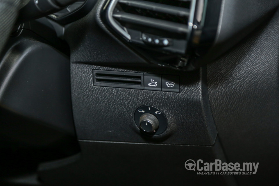 Citroen DS7 Crossback Mk1 (2019) Interior