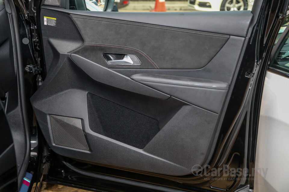 Toyota Innova AN140 (2016) Interior