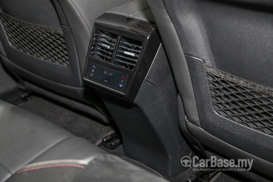 Citroen DS7 Crossback Mk1 (2019) Interior