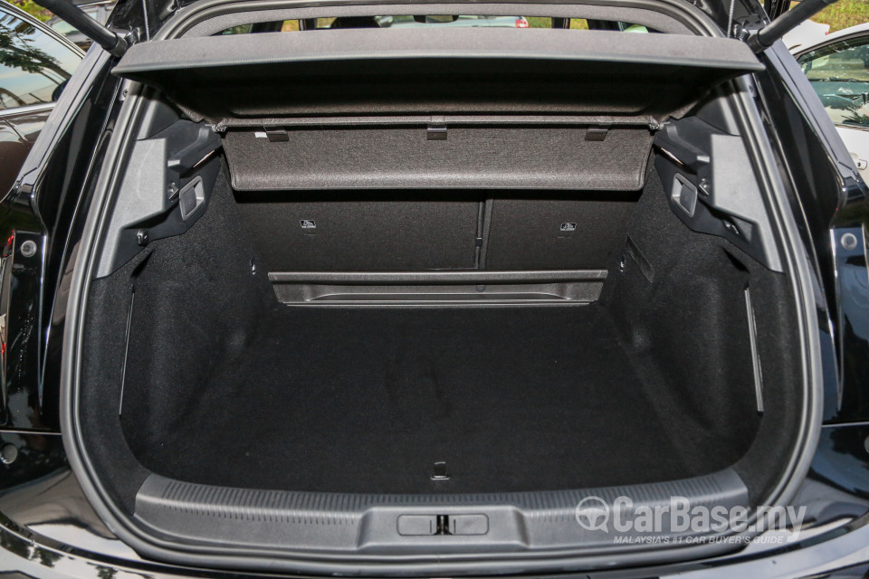 Citroen DS7 Crossback Mk1 (2019) Interior