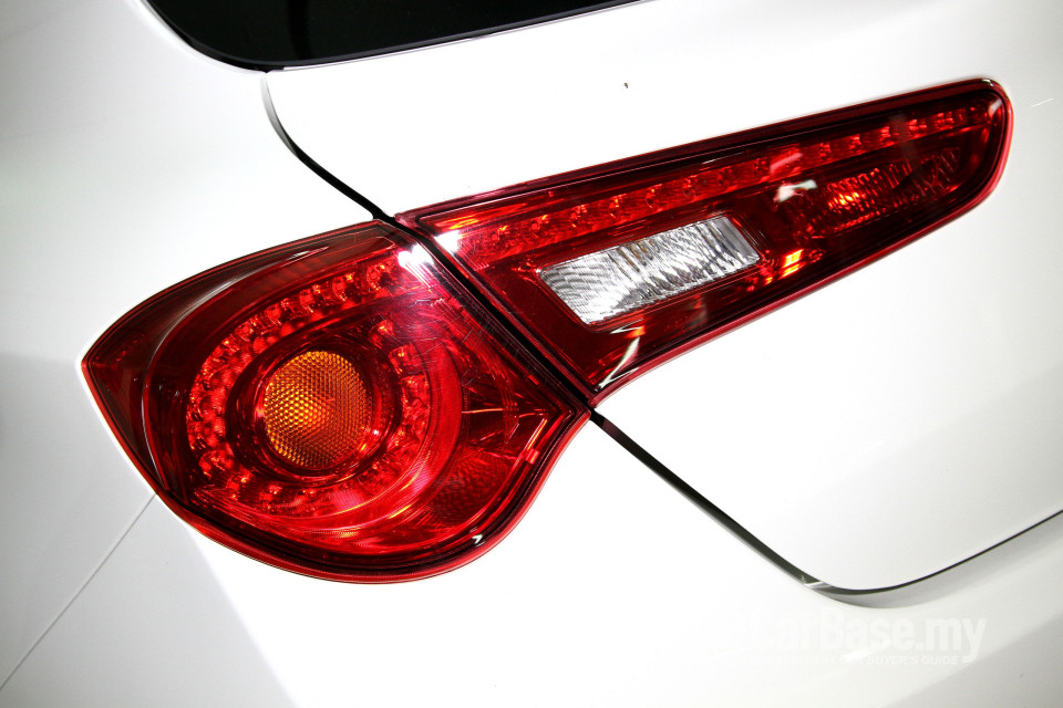 Alfa Romeo Giulietta Tipo 940 (2012) Exterior