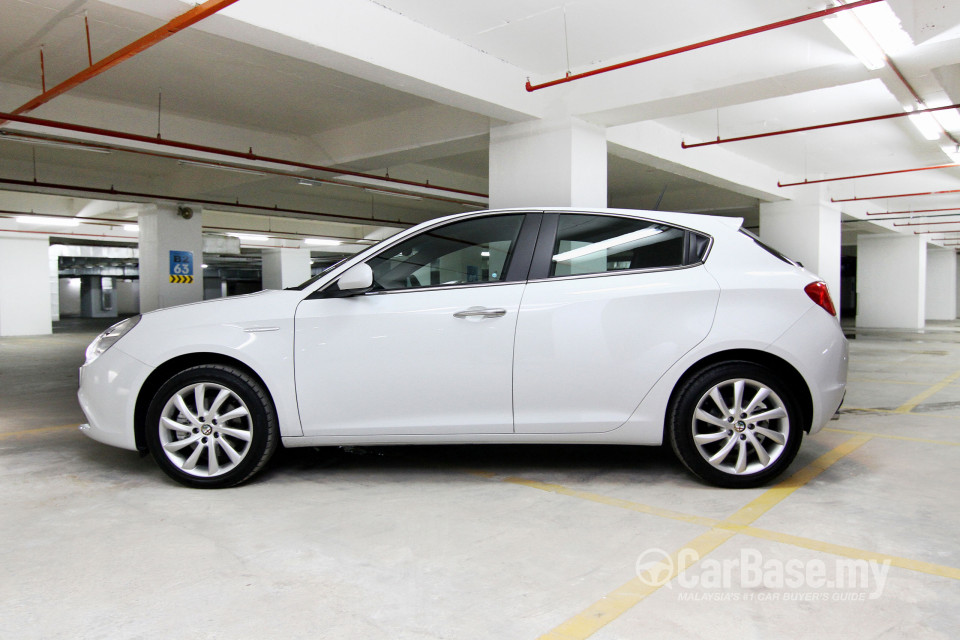 Alfa Romeo Giulietta Tipo 940 (2012) Exterior