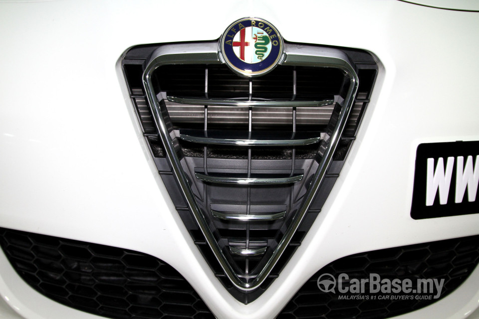 Alfa Romeo Giulietta Tipo 940 (2012) Exterior