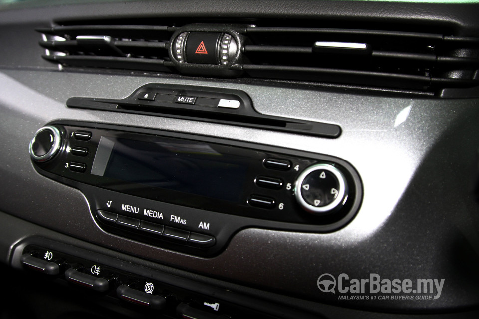 Alfa Romeo Giulietta Tipo 940 (2012) Interior