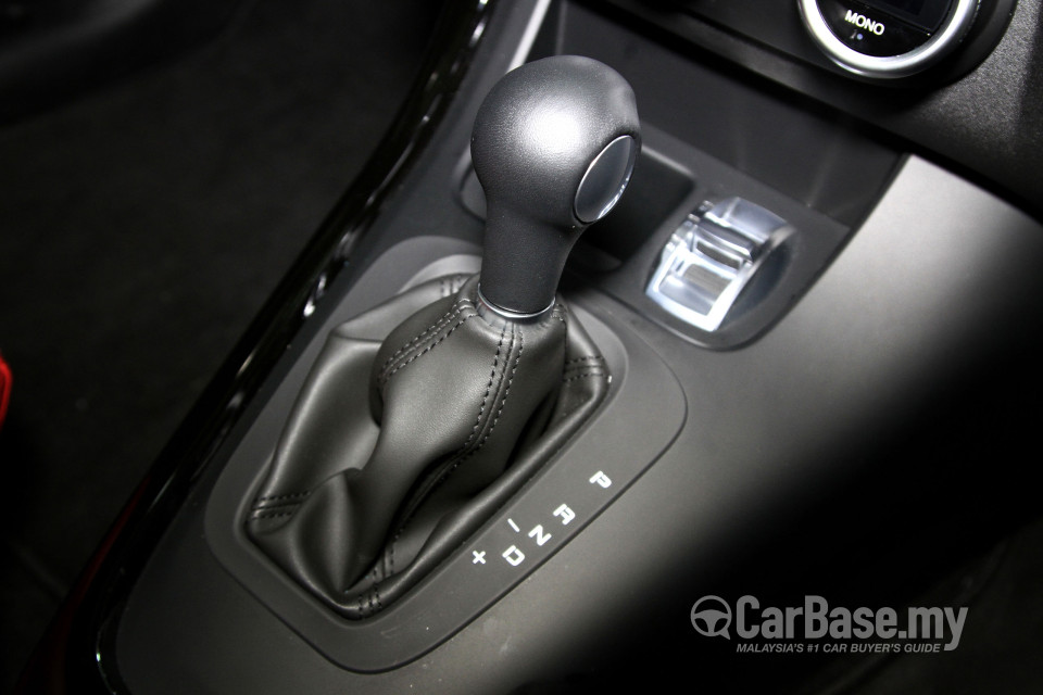 Alfa Romeo Giulietta Tipo 940 (2012) Interior