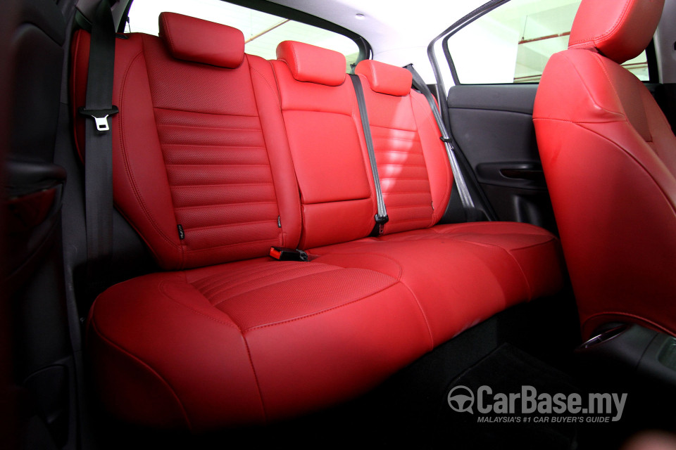 Alfa Romeo Giulietta Tipo 940 (2012) Interior