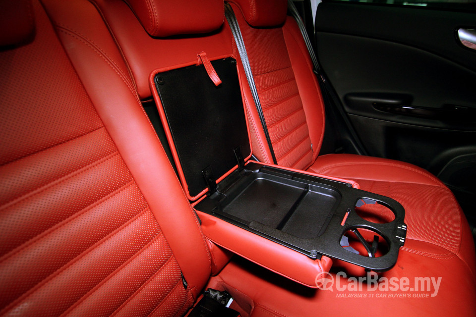 Alfa Romeo Giulietta Tipo 940 (2012) Interior