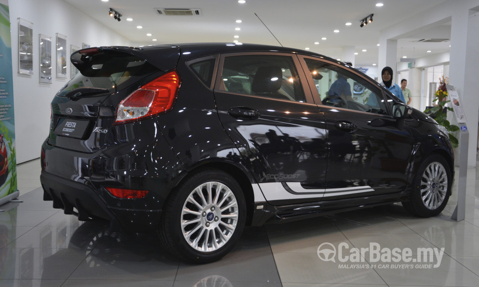 Ford Fiesta Mk6 Facelift (B299) (2013) Exterior
