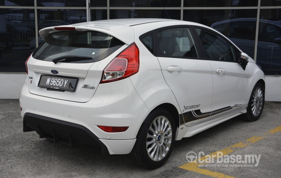 Ford Fiesta Mk6 Facelift (B299) (2013) Exterior