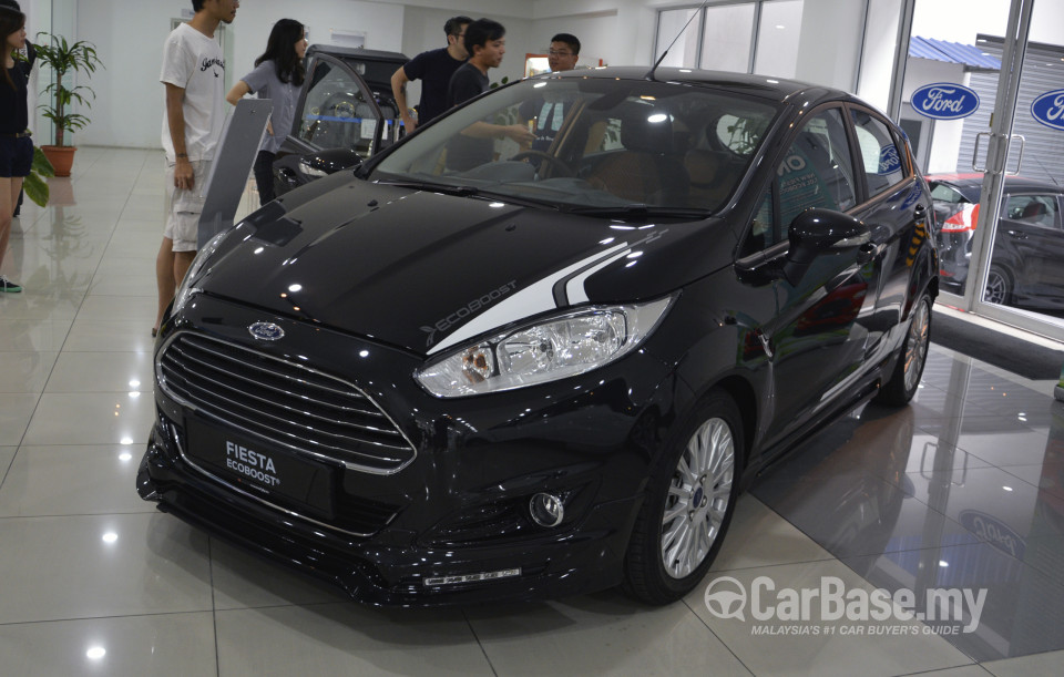Ford Fiesta Mk6 Facelift (B299) (2013) Exterior