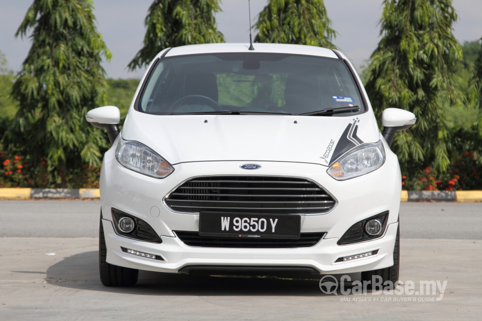 Ford Fiesta Mk6 Facelift (B299) (2013) Exterior