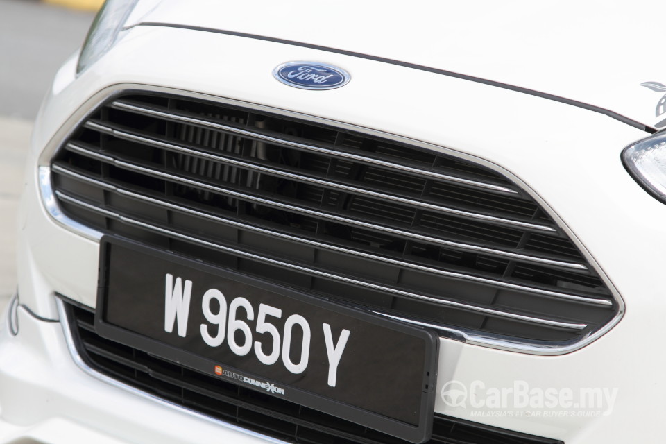 Ford Fiesta Mk6 Facelift (B299) (2013) Exterior