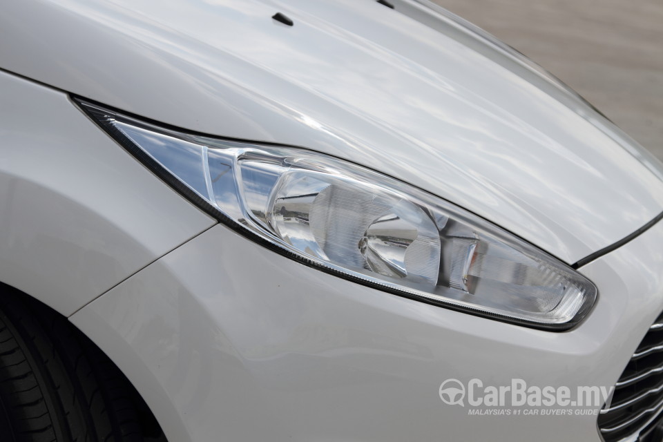 Ford Fiesta Mk6 Facelift (B299) (2013) Exterior