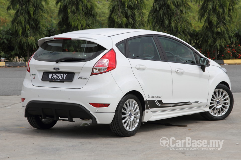 Ford Fiesta Mk6 Facelift (B299) (2013) Exterior