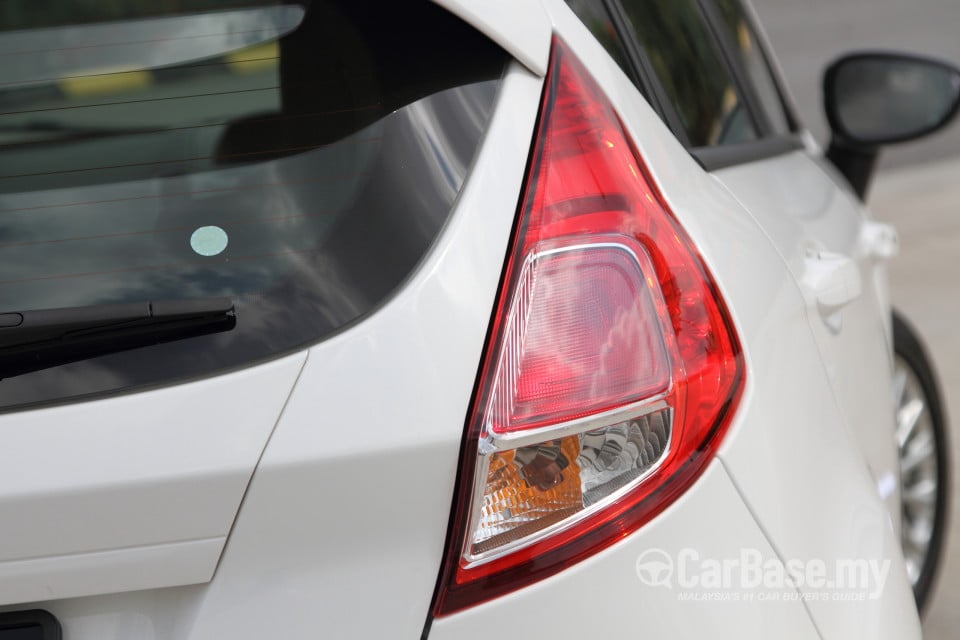 Ford Fiesta Mk6 Facelift (B299) (2013) Exterior