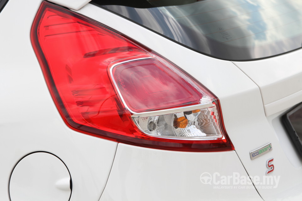 Ford Fiesta Mk6 Facelift (B299) (2013) Exterior