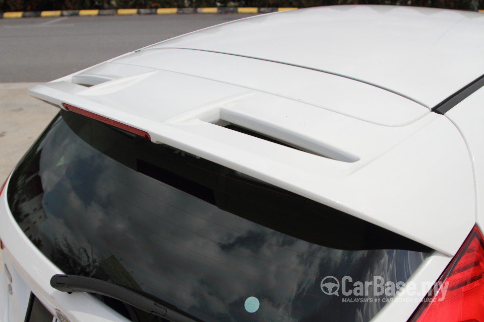 Ford Fiesta Mk6 Facelift (B299) (2013) Exterior