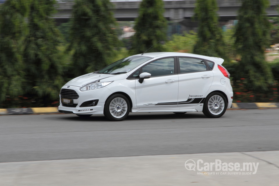 Ford Fiesta Mk6 Facelift (B299) (2013) Exterior