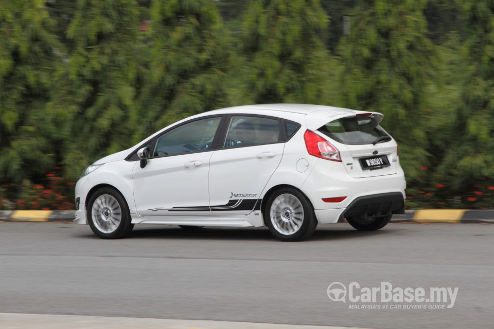 Ford Fiesta Mk6 Facelift (B299) (2013) Exterior