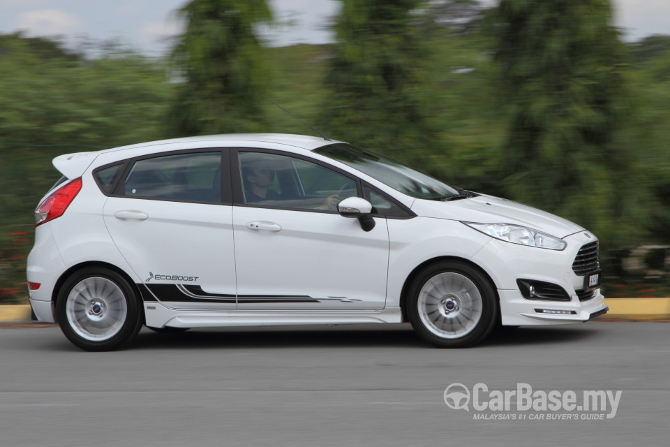 Ford Fiesta Mk6 Facelift (B299) (2013) Exterior