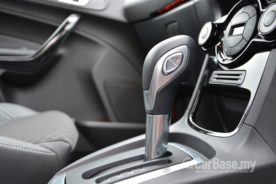 Ford Fiesta Mk6 Facelift (B299) (2013) Interior