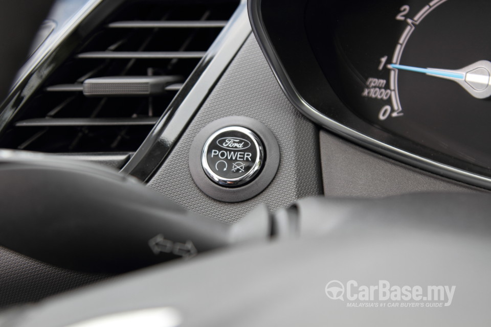Ford Fiesta Mk6 Facelift (B299) (2013) Interior