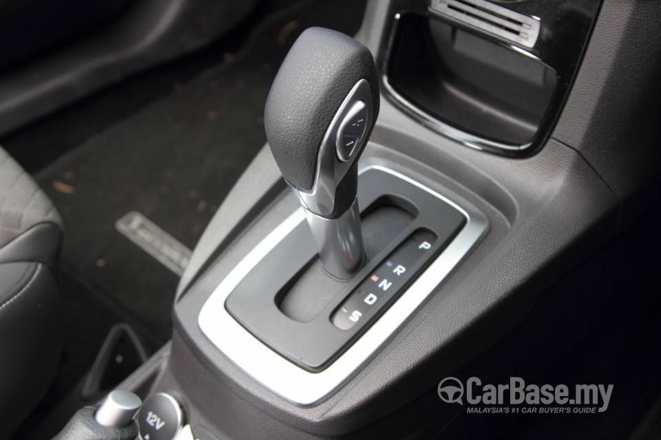 Ford Fiesta Mk6 Facelift (B299) (2013) Interior