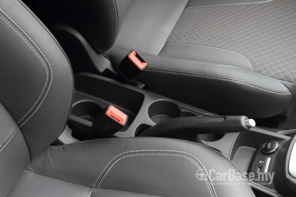 Ford Fiesta Mk6 Facelift (B299) (2013) Interior