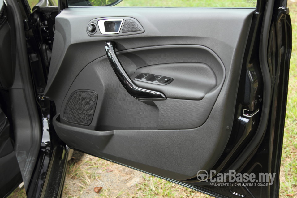 Ford Fiesta Mk6 Facelift (B299) (2013) Interior