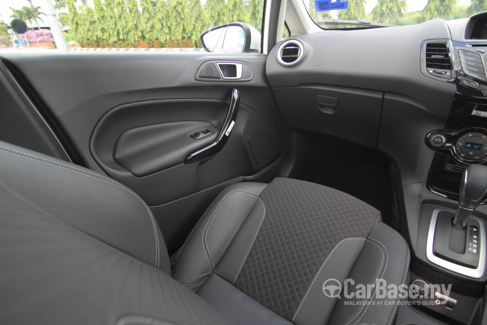 Ford Fiesta Mk6 Facelift (B299) (2013) Interior