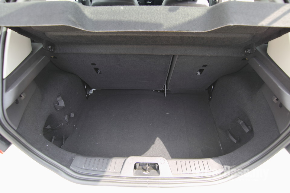 Ford Fiesta Mk6 Facelift (B299) (2013) Interior