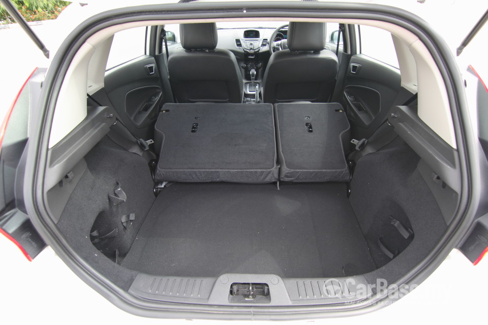Ford Fiesta Mk6 Facelift (B299) (2013) Interior