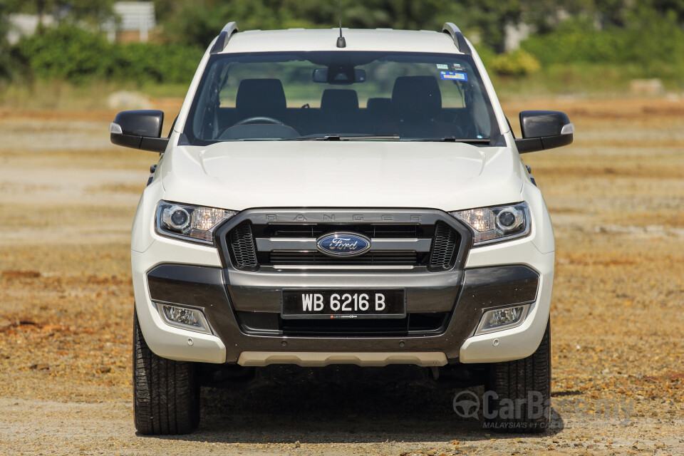 Subaru Outback BN (2015) Exterior