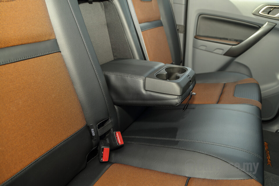 Perodua Aruz D38L (2019) Interior