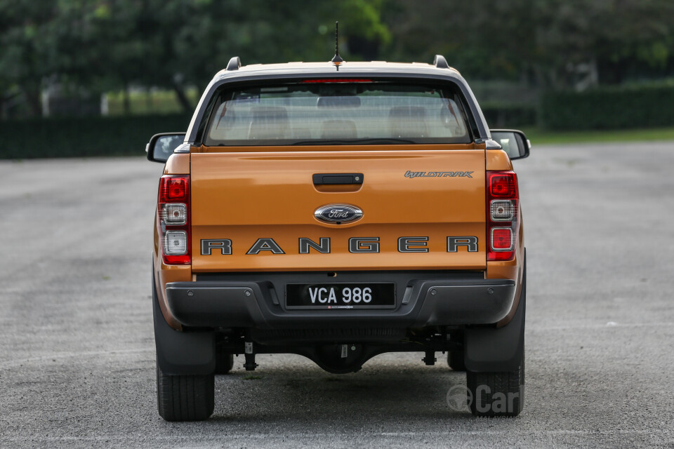 Toyota Hilux Revo N80 (2016) Exterior