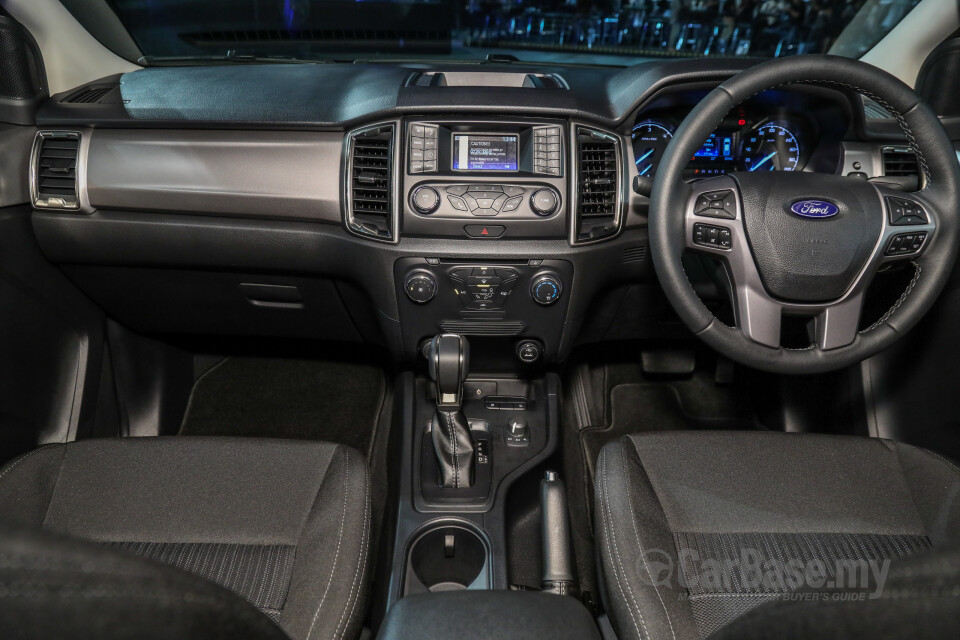 Proton Exora Mk1 RC (2019) Interior