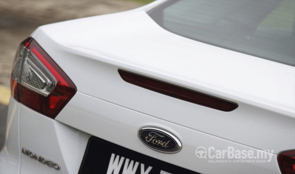 Ford Mondeo Mk4 Facelift (CD345) (2011) Exterior
