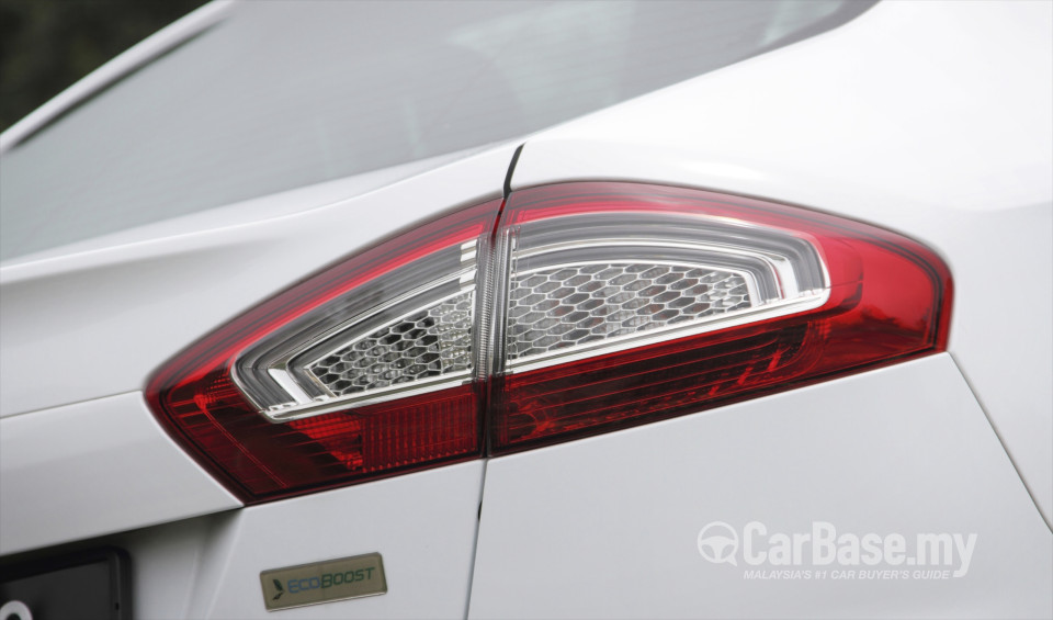 Ford Mondeo Mk4 Facelift (CD345) (2011) Exterior