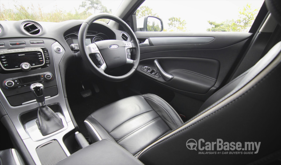 Ford Mondeo Mk4 Facelift (CD345) (2011) Interior