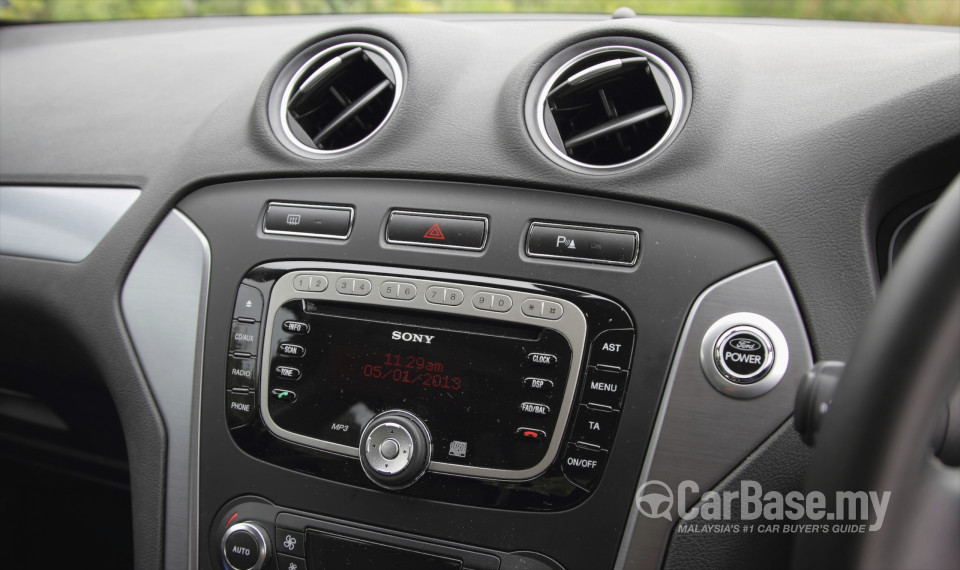 Ford Mondeo Mk4 Facelift (CD345) (2011) Interior