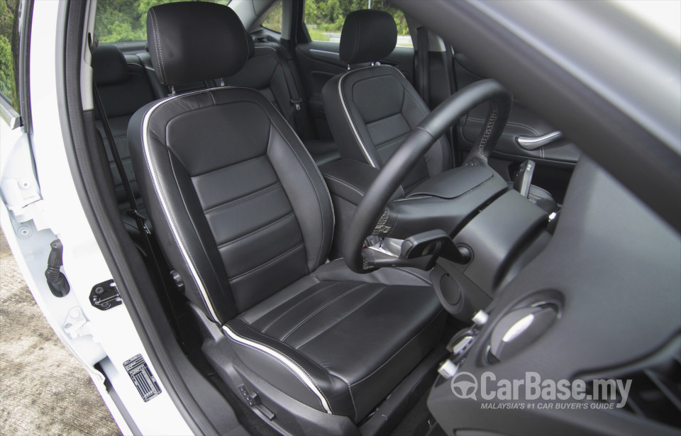 Ford Mondeo Mk4 Facelift (CD345) (2011) Interior