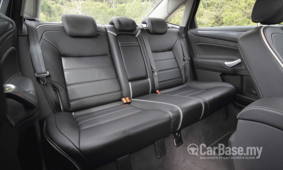 Ford Mondeo Mk4 Facelift (CD345) (2011) Interior