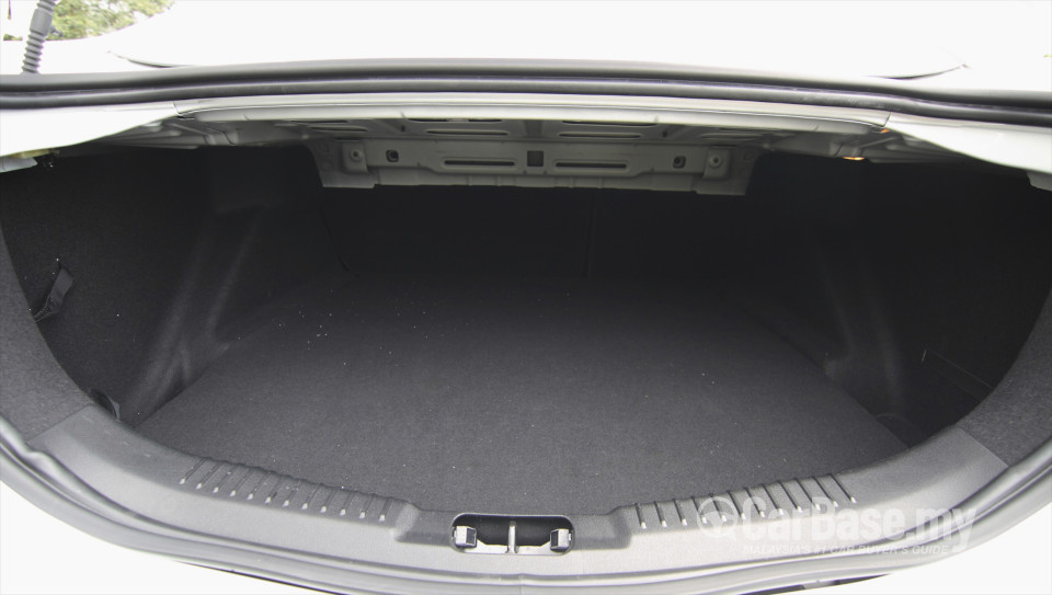 Ford Mondeo Mk4 Facelift (CD345) (2011) Interior