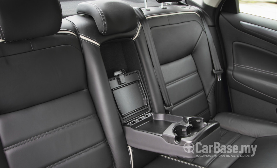 Ford Mondeo Mk4 Facelift (CD345) (2011) Interior